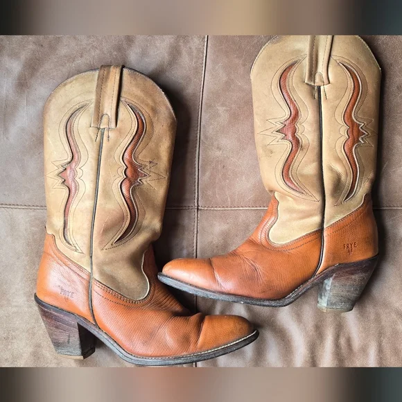 Vintage Frye Cowboy boots size 9B - Picture 4 of 15